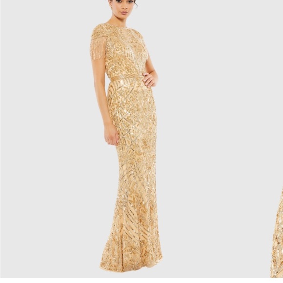 MAC DUGGAL
Gold Embellished Fringe Cap Sleeve Trumpet
Gown | 4715 | 6 - Picture 3 of 14